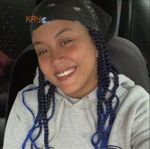 Meet your Posher, Kayla